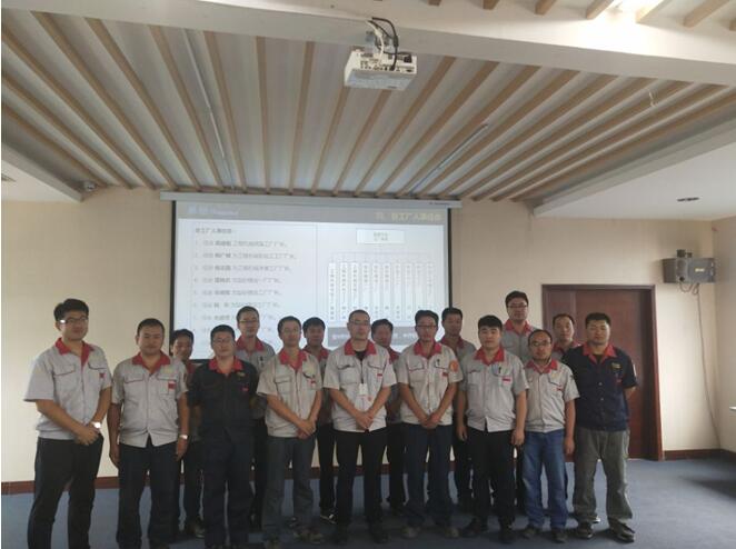 銳意改革 激發(fā)活力 回歸產(chǎn)品 強本固基 為迎接華翔集團新一輪騰飛，打造世界華翔而不懈奮斗！---記華翔集團制造平臺成立大會