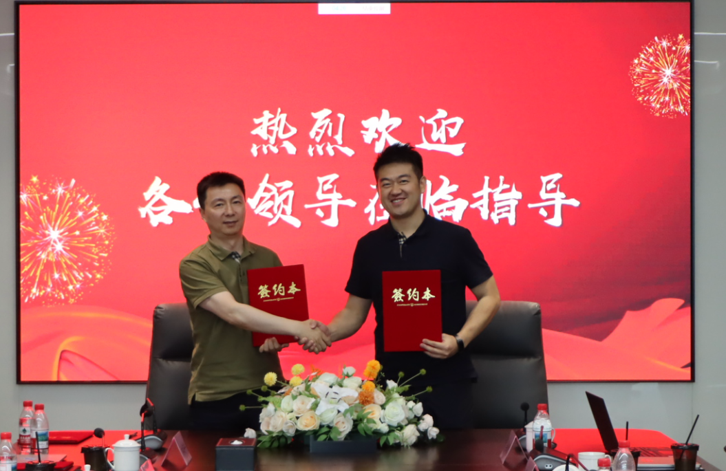 從“智造標(biāo)桿”到“服務(wù)方案”：華翔集團(tuán)系統(tǒng)化輸出精益管理與AI數(shù)字化能力，開啟“智造+服務(wù)”全新階段
